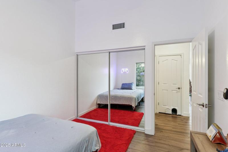 23-web-or-mls-15608-s-7th-st