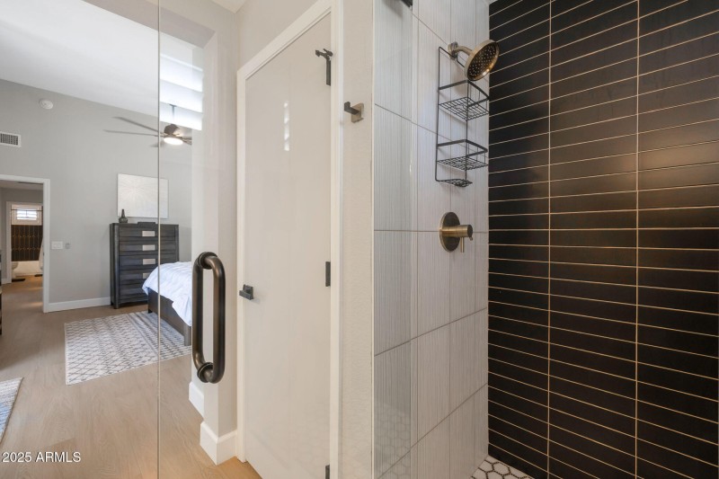 26-web-or-mls-Qp-4093