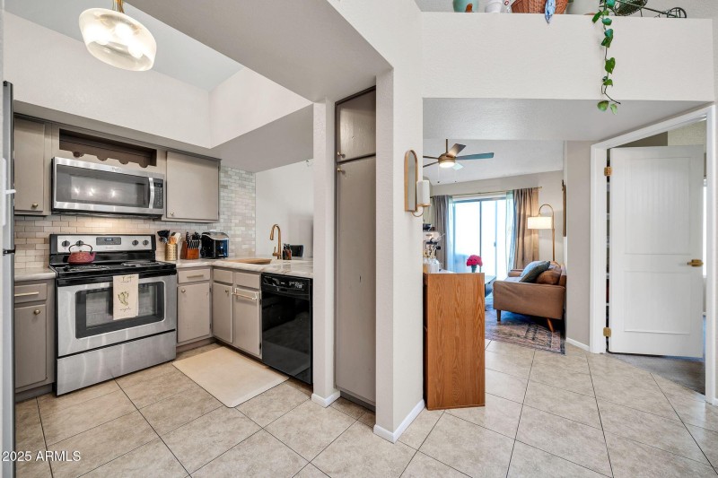 14002 N 49th Ave 1097-15