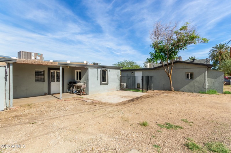 Guest House behind Main- 9th St