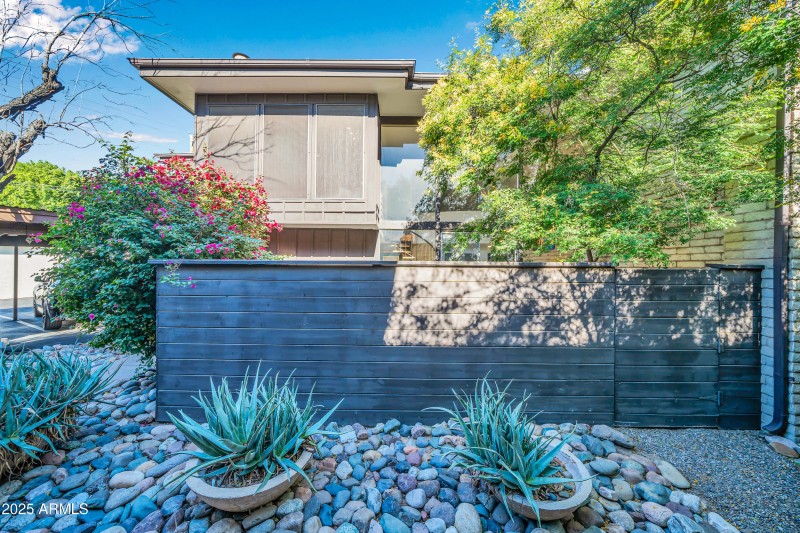 1711 E Missouri Ave-1