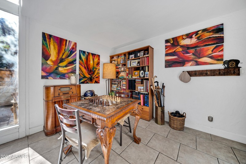 1711 E Missouri Ave-13