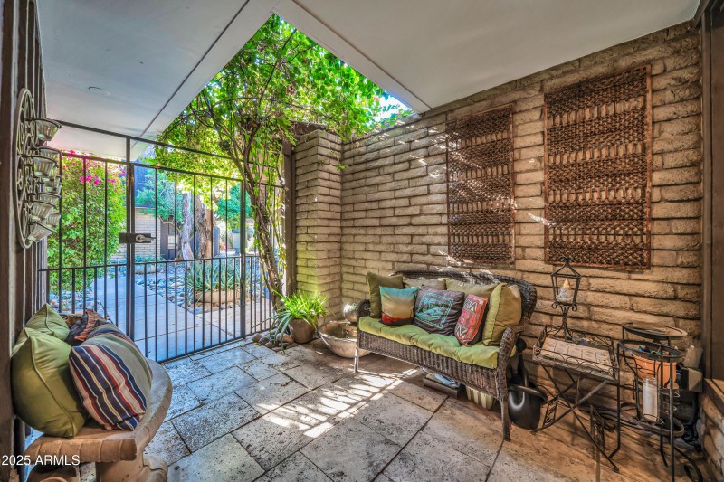 1711 E Missouri Ave-41