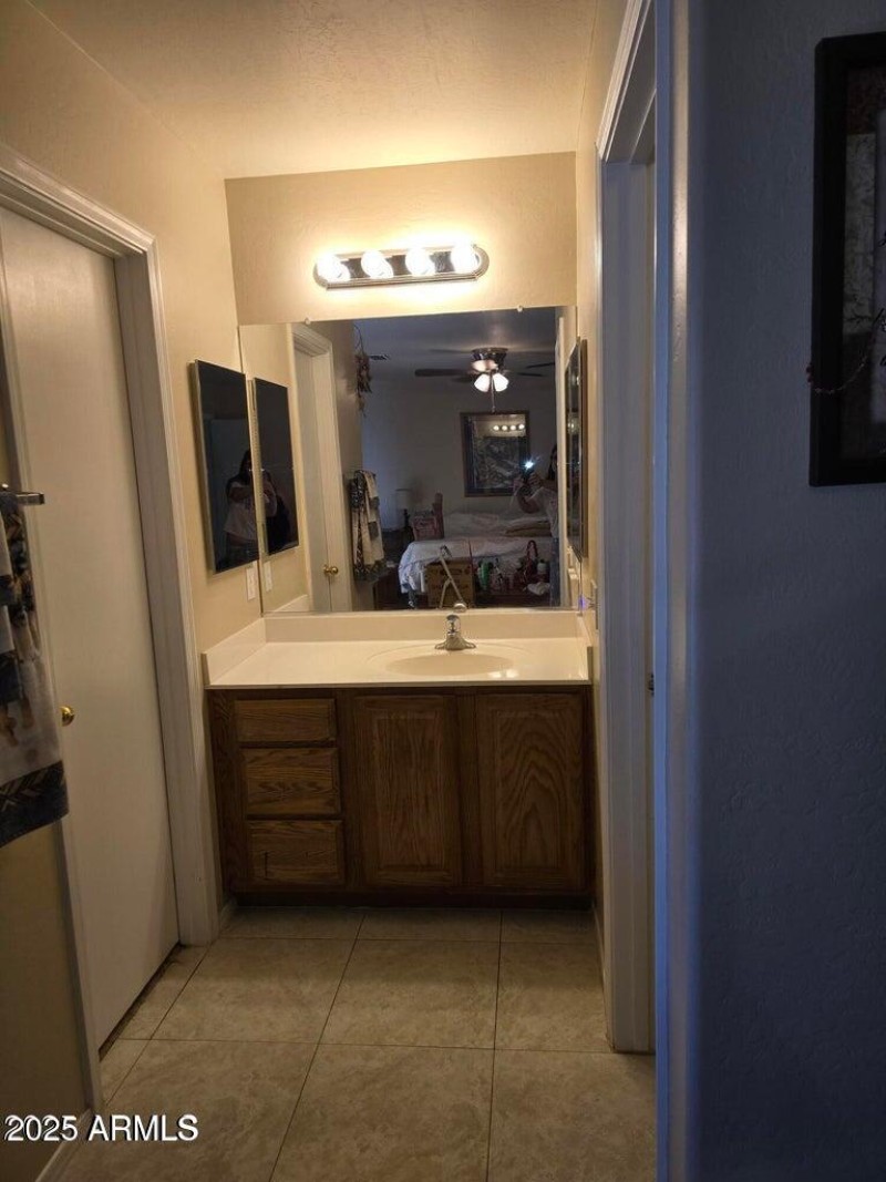 20251006232418487042000000-o