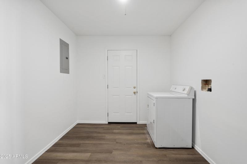 14-Laundry Room