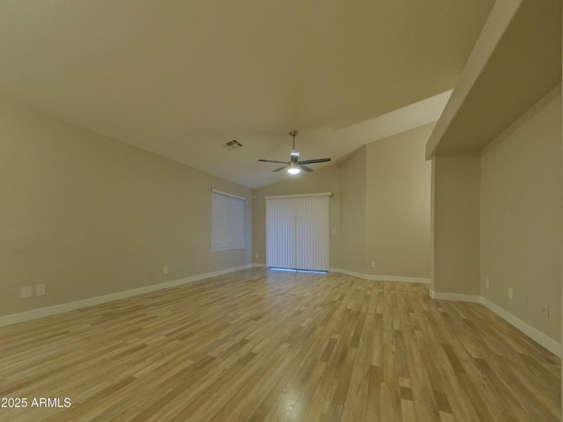 4_pc_5WDAN9QfZz_B2VlL1UKuh_layout_1