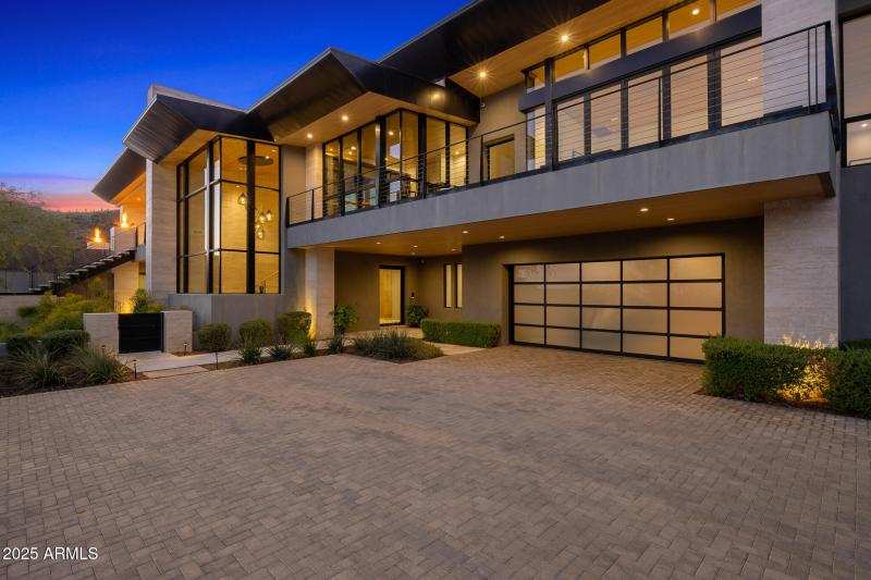 65front entrnce_twilight