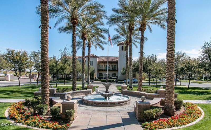 VERRADOS MAIN STREET CORRIDOR