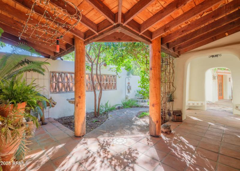 Listings_3121_N_27thSt_Images-4