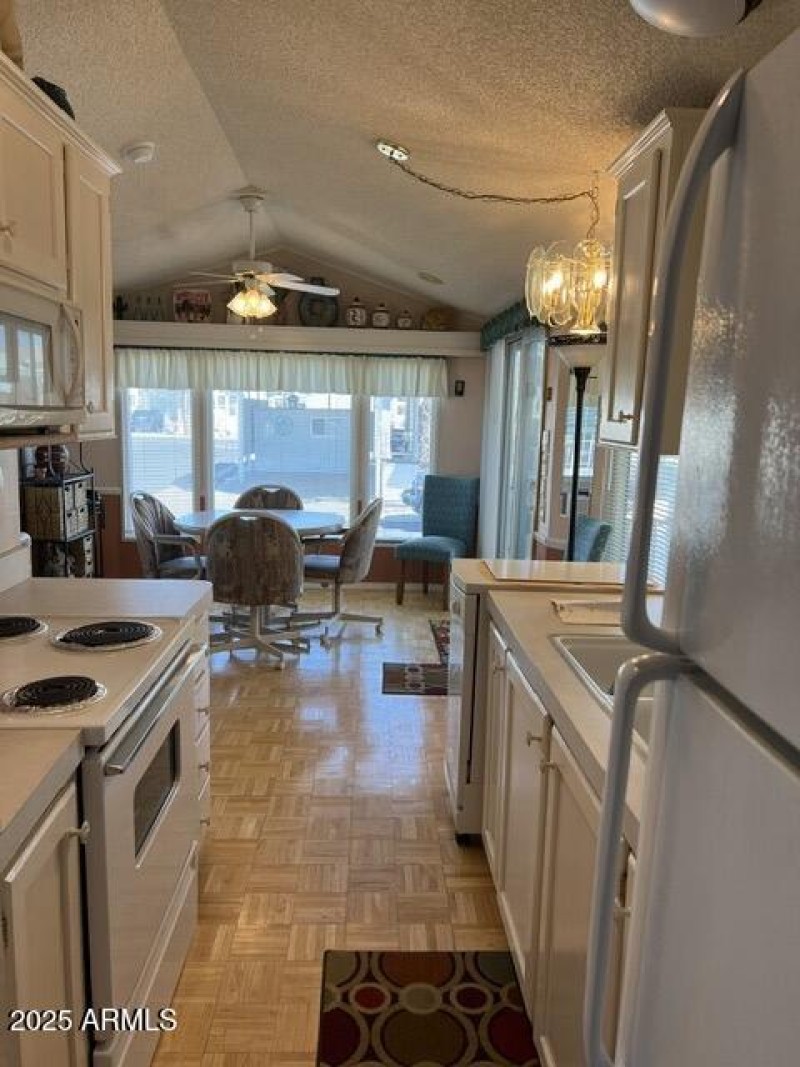 Kitchen dining view 434