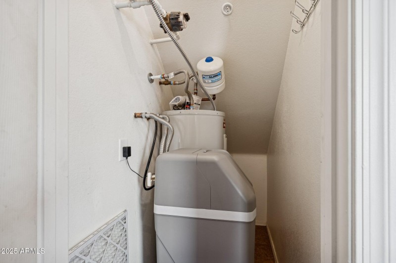 26-web-or-mls-900-s-94th-st-1079