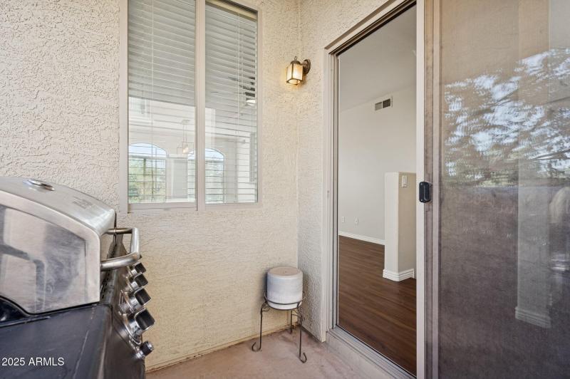 29-web-or-mls-900-s-94th-st-1079