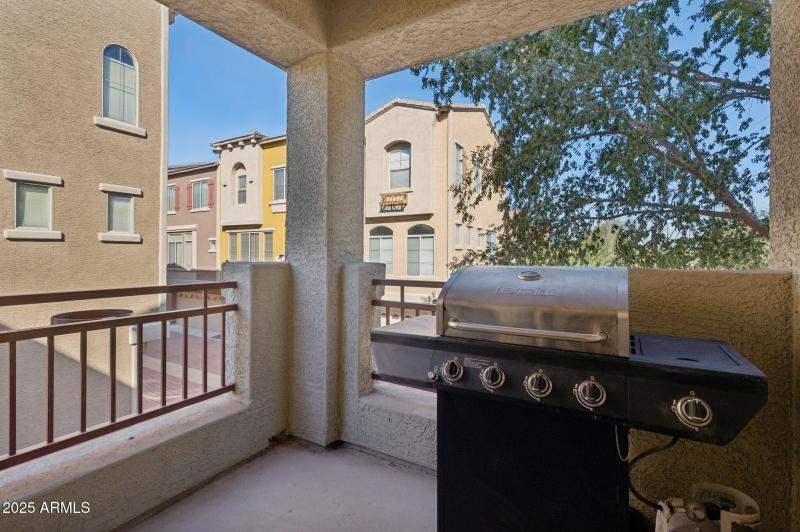 30-web-or-mls-900-s-94th-st-1079