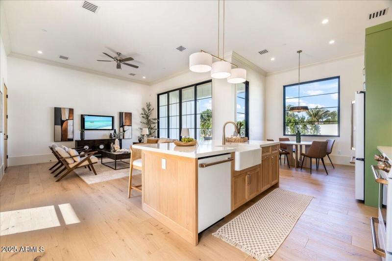 103-Casita Living Space