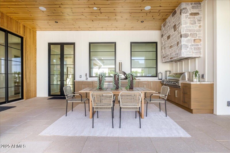 132-Covered Patio and Outdoor Kitchen