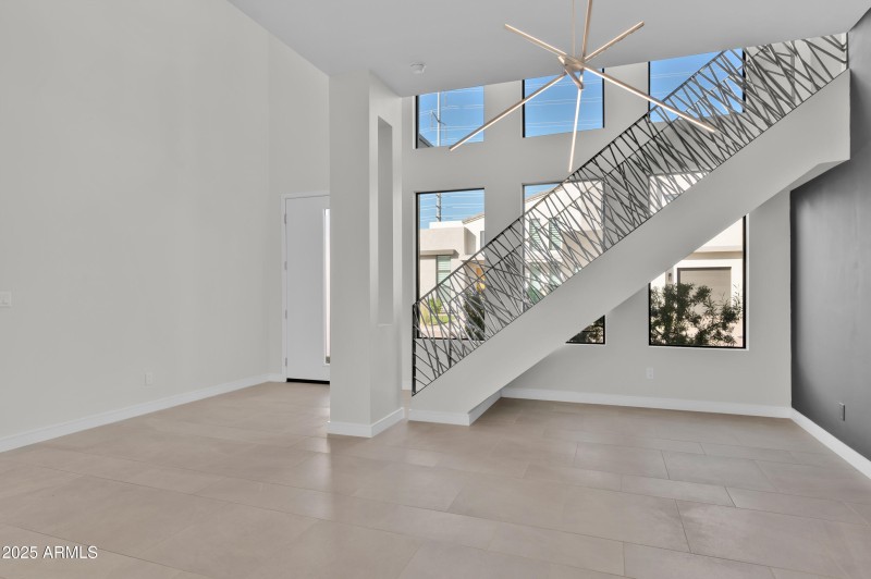 10929 E North Ln MLS-106