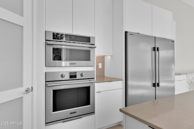 10929 E North Ln MLS-120