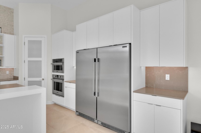 10929 E North Ln MLS-125