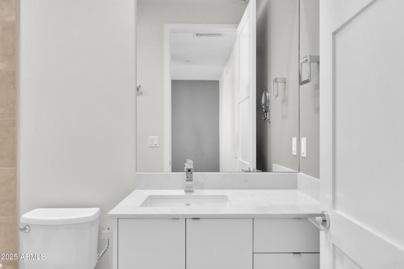 10929 E North Ln MLS-170