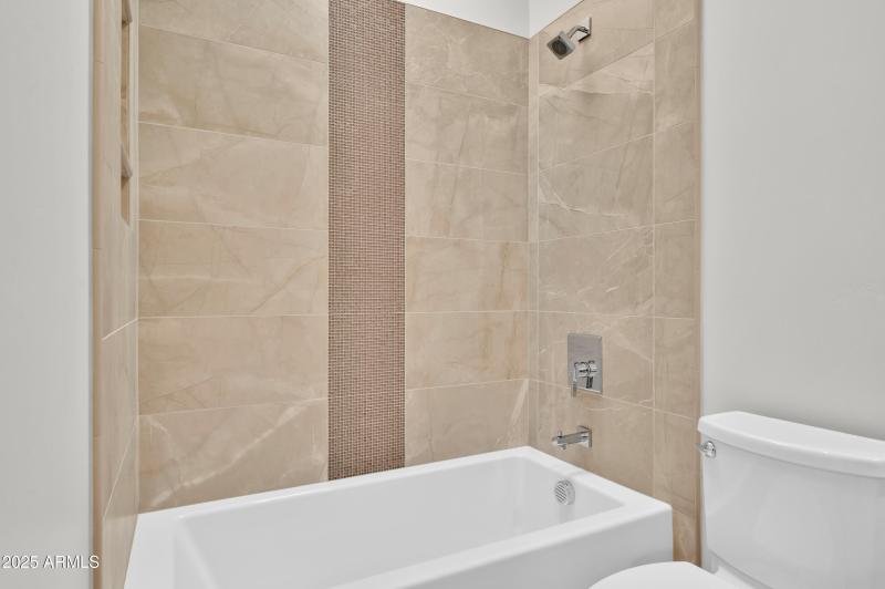 10929 E North Ln MLS-171