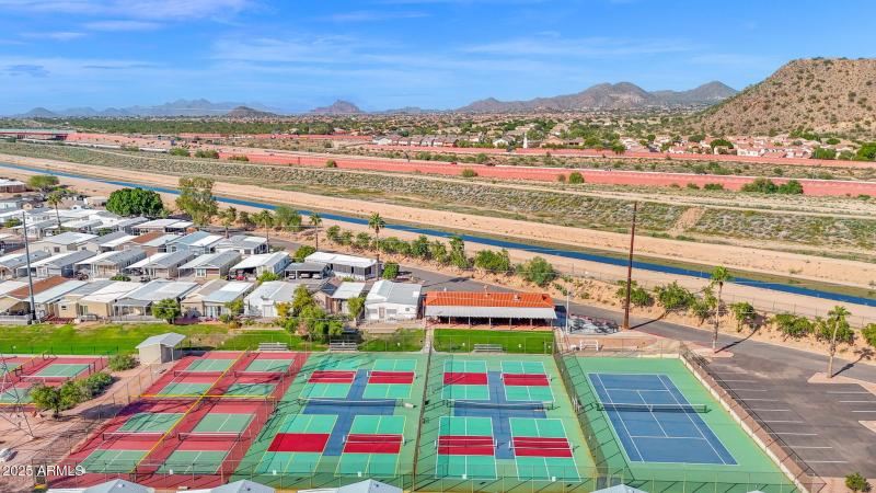 8700 University - Aerial Community9