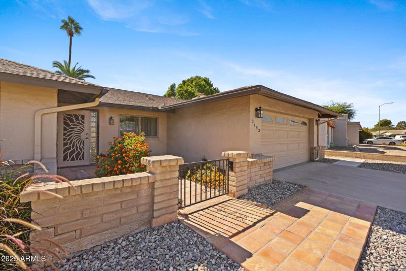 2-web-or-mls-2453-w-pecos-ave