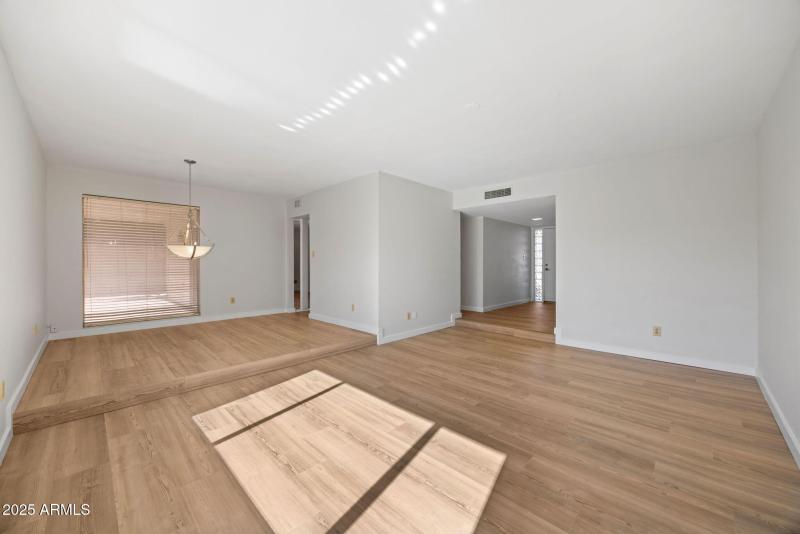 7-web-or-mls-2453-w-pecos-ave