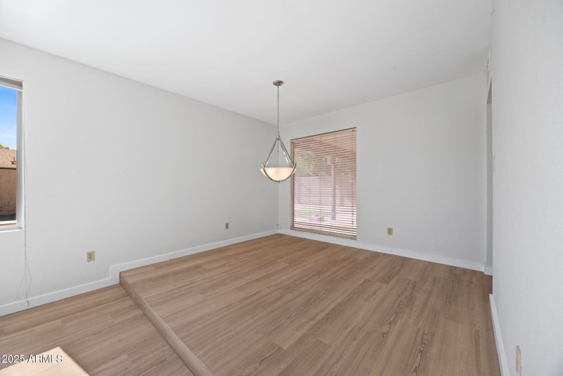 8-web-or-mls-2453-w-pecos-ave