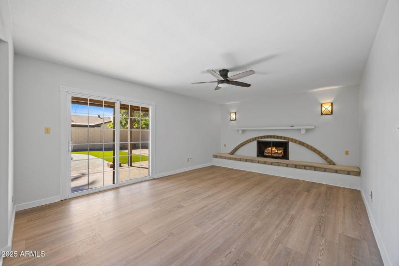 9-web-or-mls-2453-w-pecos-ave