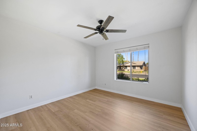 20-web-or-mls-2453-w-pecos-ave