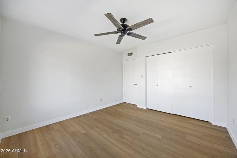 21-web-or-mls-2453-w-pecos-ave