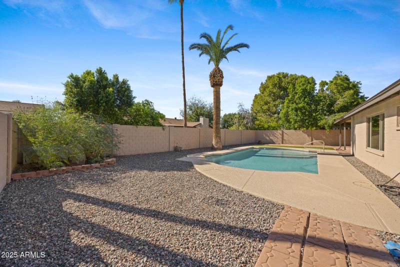 29-web-or-mls-2453-w-pecos-ave