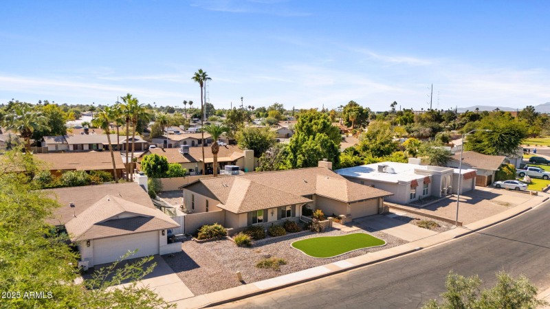 36-web-or-mls-2453-w-pecos-ave