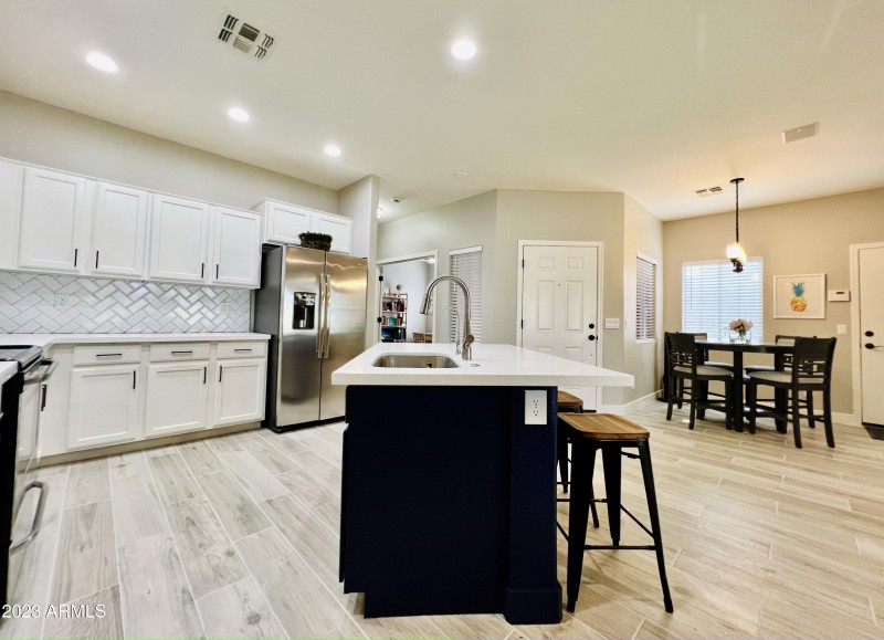 EB3365A6-9FC1-46D2-9A12-416F7654901C