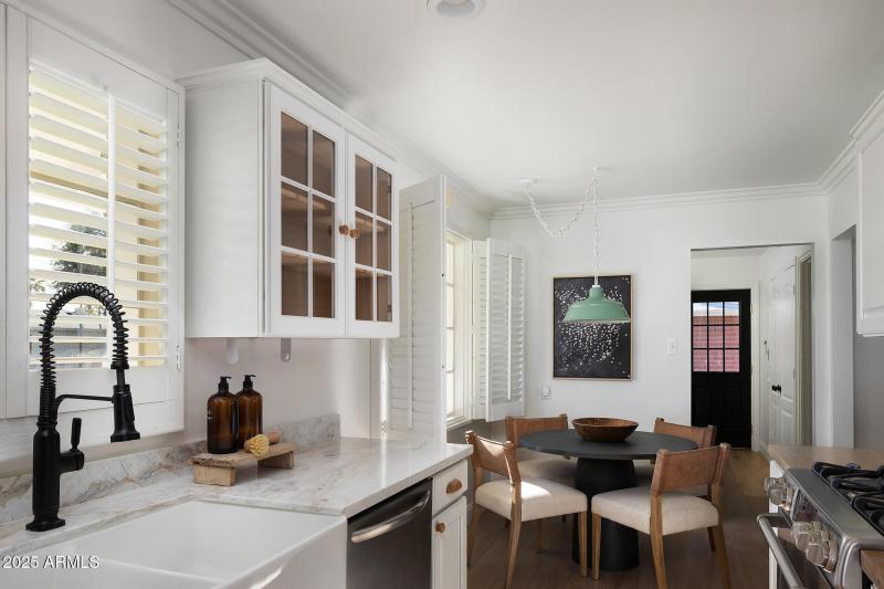 Marble Countertops & Farmhouse Sink