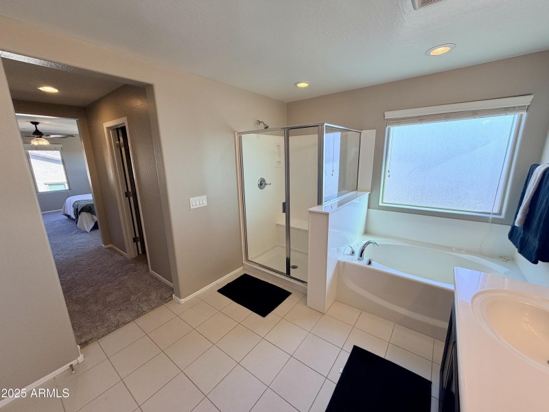 Primary Bathroommmmmmm