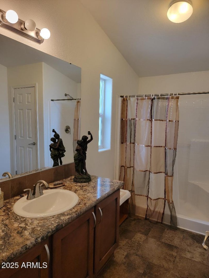 810 primary bathroom