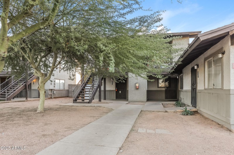 1-photo-Front-View-c14c6ded-1456-4660-b2