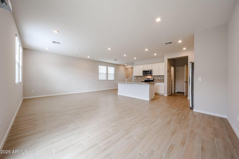 07_New-2-story-home_for-sale_Surprise-AZ