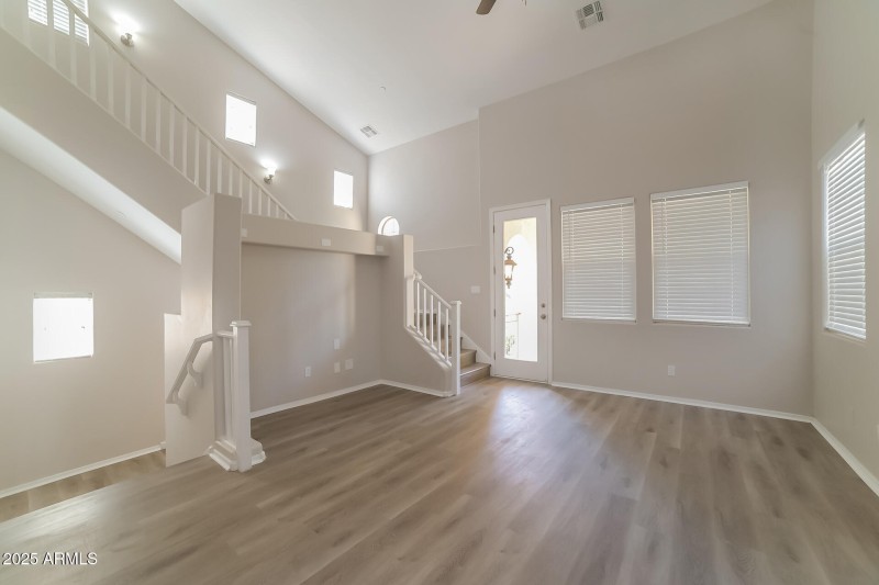 004-photo-living-room-11283631