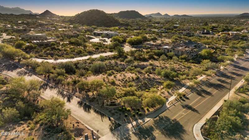 10-web-or-mls-3530-n-crystal-peak-cir-9