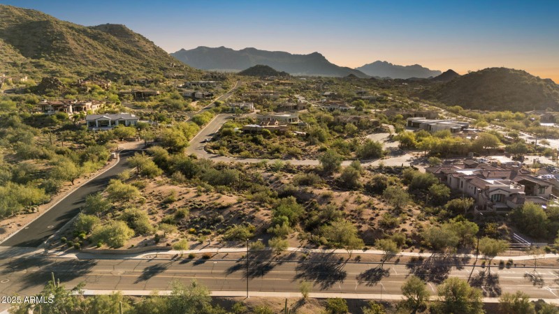 15-web-or-mls-3530-n-crystal-peak-cir-9