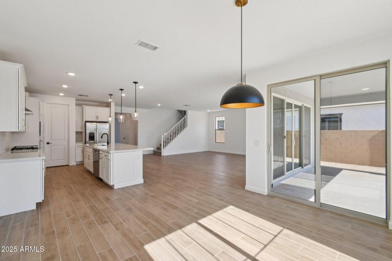 11-web-or-mls-E Saddle Way-S0111-009