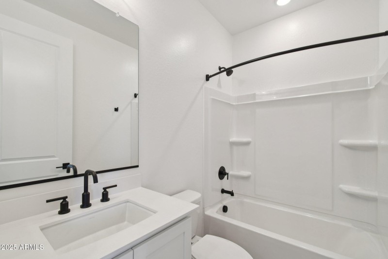 18-web-or-mls-E Saddle Way-S0111-016