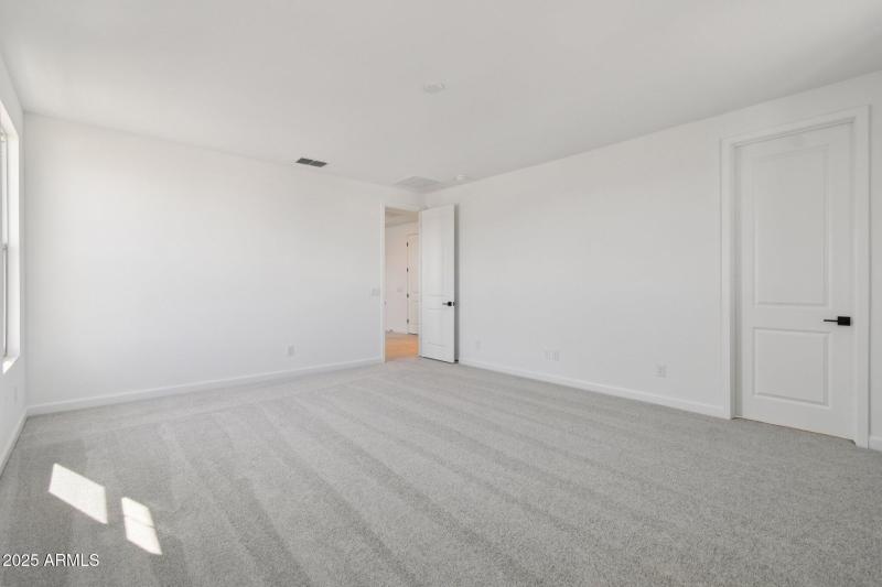 23-web-or-mls-E Saddle Way-S0111-021