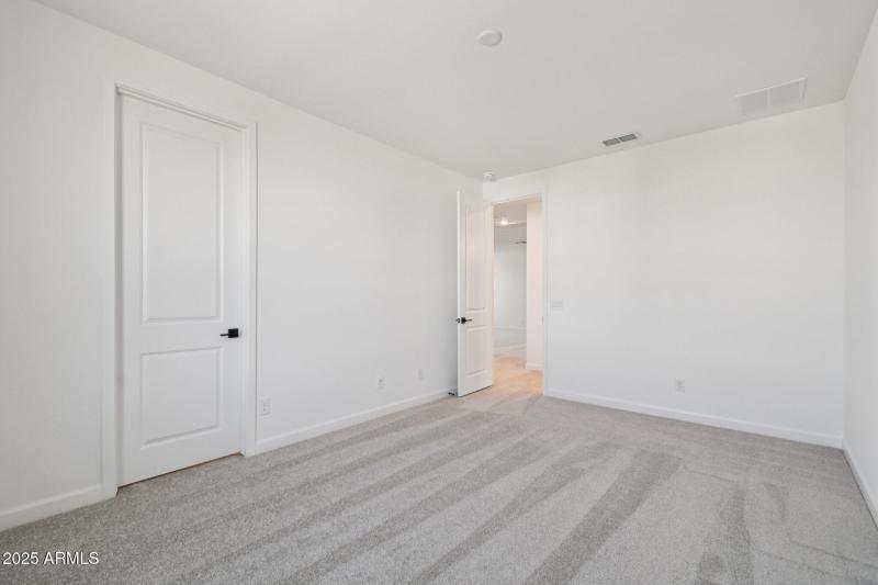 24-web-or-mls-E Saddle Way-S0111-022