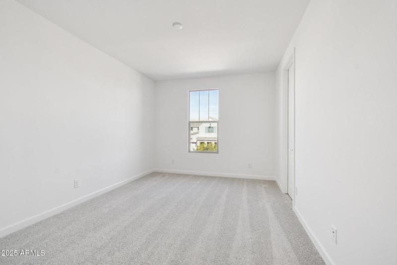 25-web-or-mls-E Saddle Way-S0111-023