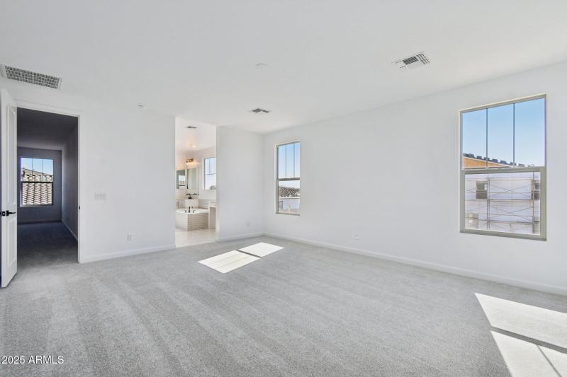 38-web-or-mls-E Saddle Way-S0111-034