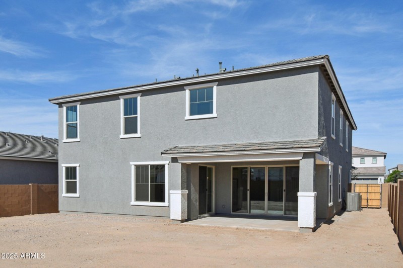 51-web-or-mls-E Saddle Way-S0111-045