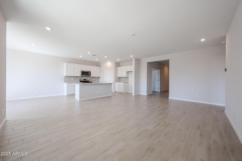 06.1_RED-74-Century-Communities_open-con